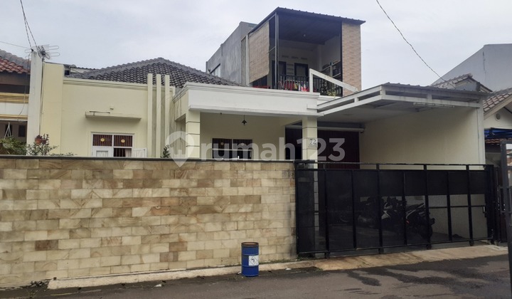 Rumah Bagus 2 Lantai Lokasi Stategis Belakang Tsm Cibubur SHM di Cibubur