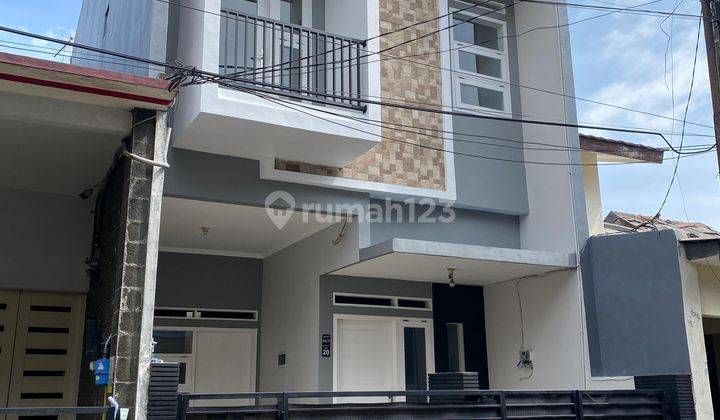 Rumah 2 Lantai Perumahan Kranggan Permai Bagus SHM - Sertifikat Hak Milik di Cibubur 1