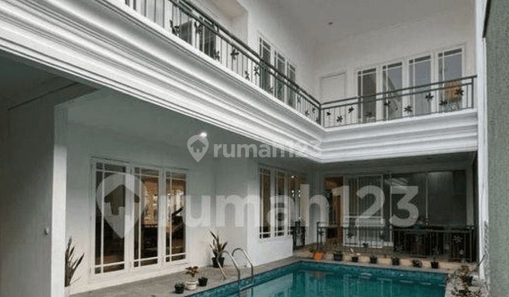 Di Jual Rumah Mewah Keren Lokasi Ampera 1