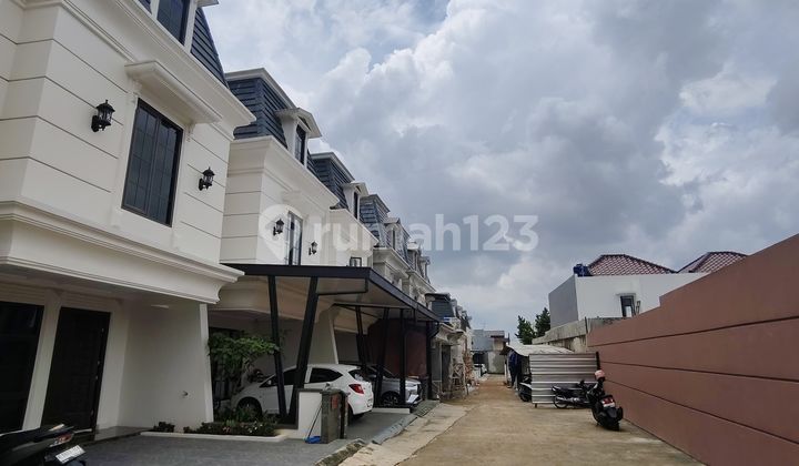 Exclusive House Siap Huni, Strategis Dekat Tol Jatibening