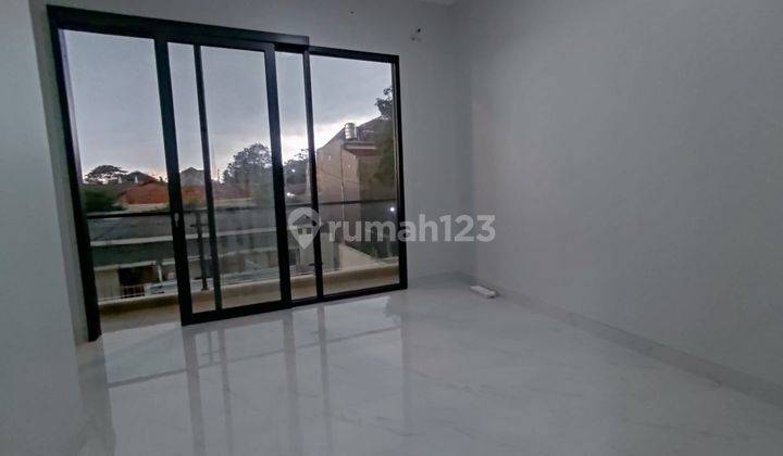 Rumah Eksklusif 2 Lantai di Jati Asih, Booking 2 Jutaan 2