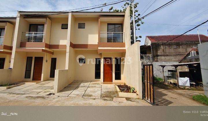 rumah 2lantai siap huni letak strategis dekat jalan utama 1