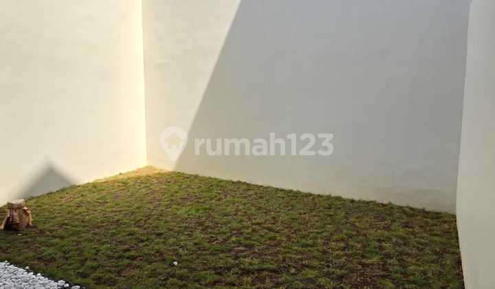 Luxury House Strategic Location Near Main Road 0 Down Payment