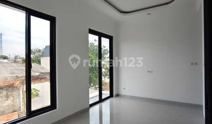 Rumah Mewah Design American Classic Samping LRT Cikunir 1 dan Tol 2