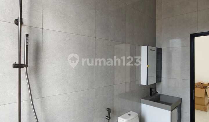 Rumah Mewah Konsep American Classic Samping LRT & Tol Cikunir 2