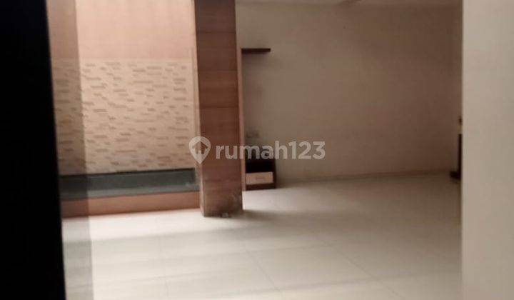 Rumah Mewah 2 Lantai Lokasi Strategis 2