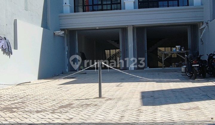 Ruko Bangunan Baru 3 Lantai Lokasi Raya Merr