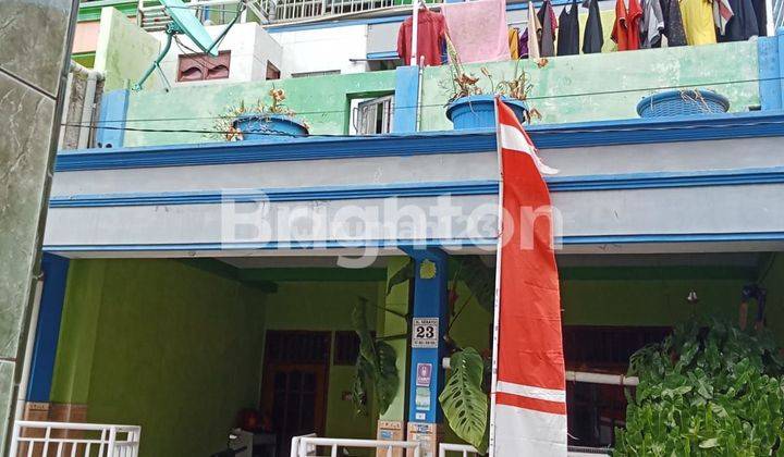 RUMAH TENGAH KOTA GRESIK DI LINGKUNGAN SDH TERBENTUK 1