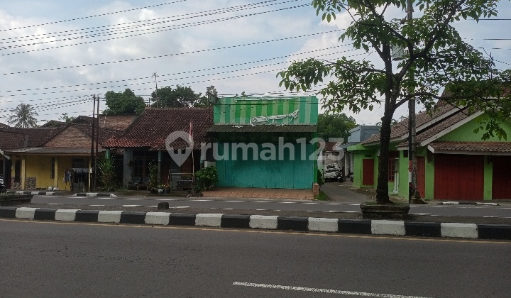 Strategic Shop House on Mgl Jogja Main Road (Blondo) 2