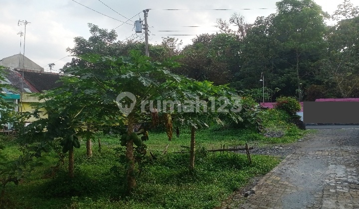 Tanah Pekarangan Dekat Akmil Magelang