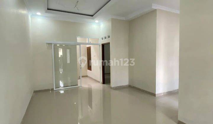 Rumah Mewah Modern 2 Lantai Siap Huni Dekat Bandara Adi Sutjipto, Depok Sleman 2