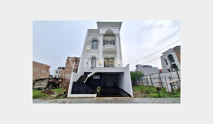 Rumah Siap Bangun 3 Lantai di Koridor Utama Jagakarsa