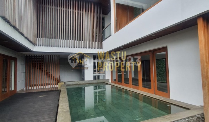 Exclusive 2-Story House Near Pondok Indah Hospital - Private Pool 2