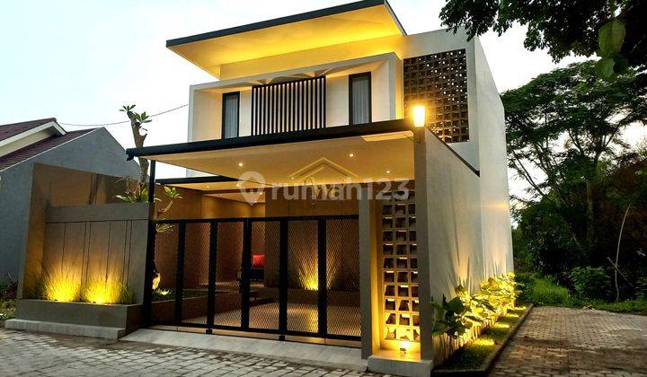 Rumah Mewah Full Furnish 7 Menit Dari Jalan Kaliurang 1