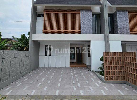 Sisa 1 Unit Rumah Siap Huni 2 Lantai Di Maguwoharjo Depok 1