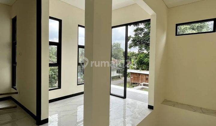 Rumah Cantik 2 Lantai di Ngemplak, Dekat Jl Kaliurang KM 10 2