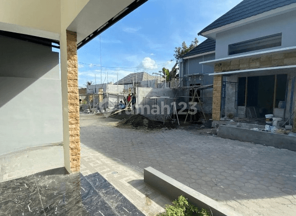  Rumah Modern Cantik Dekat Exit Tol Maguwoharjo Di Sleman 2