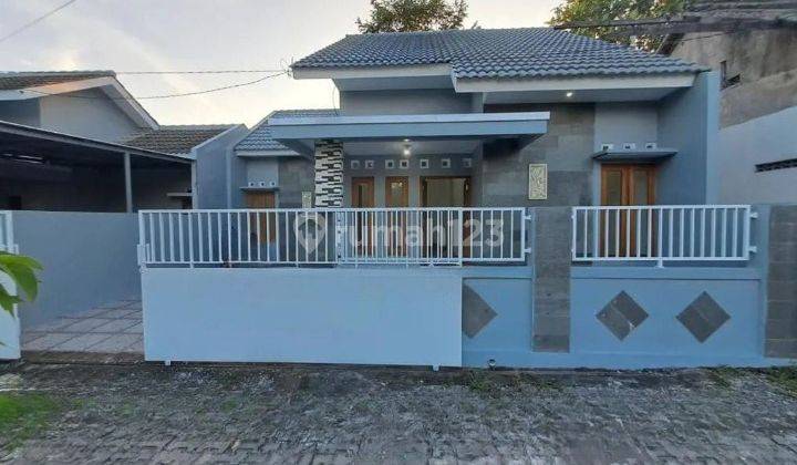  Rumah Siap Huni Dijual, Tanah Luas, SHM Pbg Lengkap, Dekat Maguwo 1