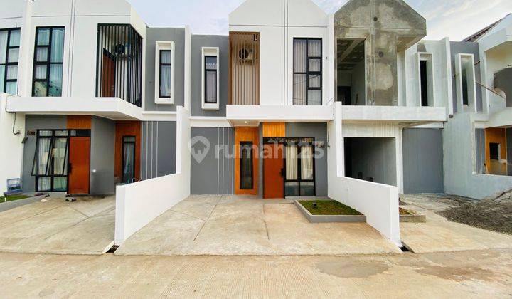 Rumah 2 Lantai Semi Furnished Siap Huni SHM Dekat St Dan Tol