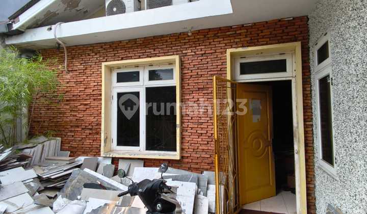 Dijual Rumah Bebas Banjir Cocok untuk Usaha Parkir Luas
