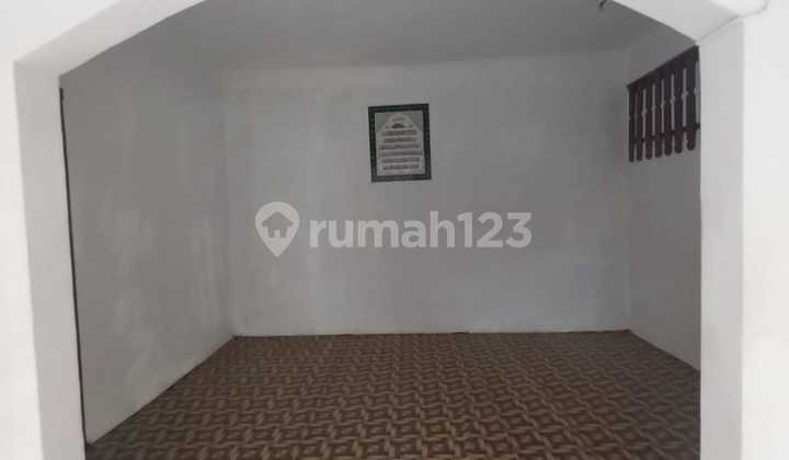 For Sale Hook House Ready to Occupancy Strategic Location Flood Free 2