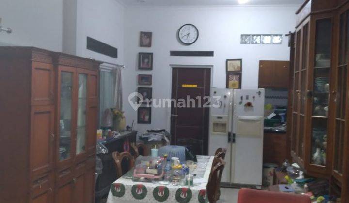 Dijual Rumah 2 Lantai Lokasi Strategis Bebas Banjir 2