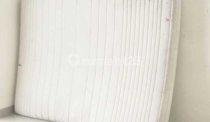 Disewakan Rumah Dalam Cluster Semi Furnish Siap Huni