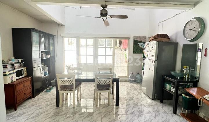 Dijual Rumah Semi Furnished Siap Huni Ada Halaman Depan & Belakang 2