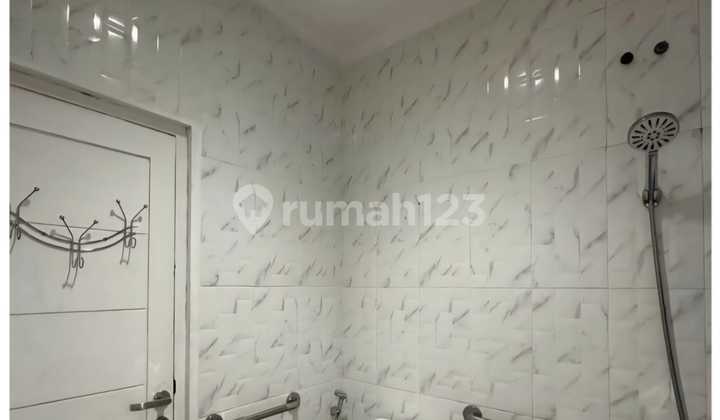 For Sale Beautiful House Strategic Location Safe and Comfortable Environment 2