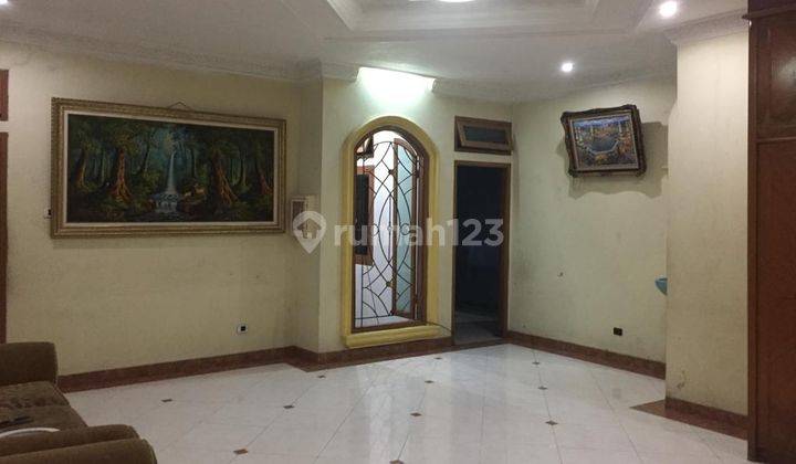 Dijual Rumah 2 Lantai Semi Furnished Daerah Eramas 2