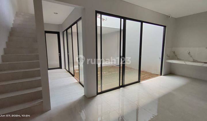 Dijual Rumah Brand New 5 Kamar Tidur Di Grand Wisata Mustika Jaya 1