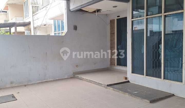 Dijual Rumah 2 Lantai Butuh Minim Renovasi Di Taman Modern