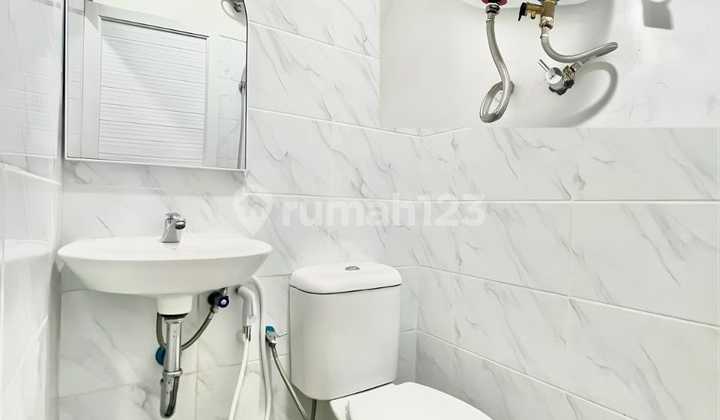 For Sale Premium Strategic Boarding House Right in Front of MRT 2