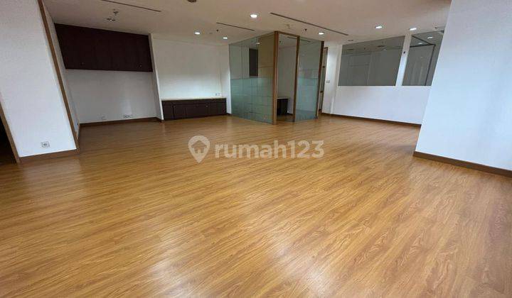 For Rent Office Space Menara Sudirman Lantai 8 300 M2 2