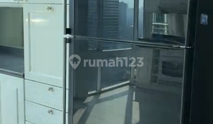 dapur four season penthouse 330 sqm,