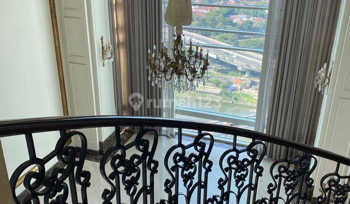 ruang tamu four season penthouse 330 sqm,