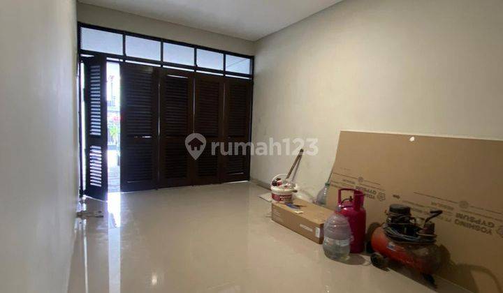 Rumah Asri Nyaman di Sariwangi Sayap Setraduta 2