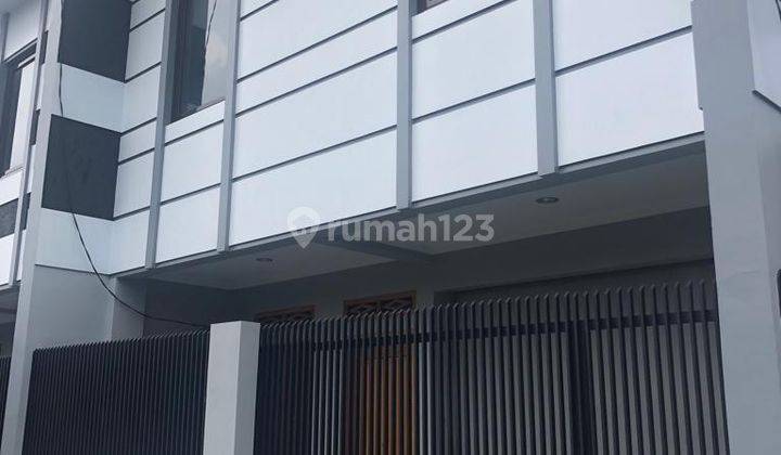 Rumah Nyaman Minimalis di Jl Mutiara Lembang 1