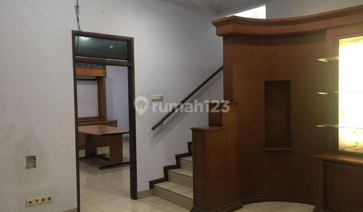 Rumah Besar Siap Pakai di Komplek Batununggal 2