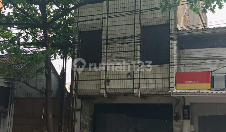 Ruko Strategis Tengah Kota di Kebon Jati Ruko Strategis Tengah Kota di Kebon Jati