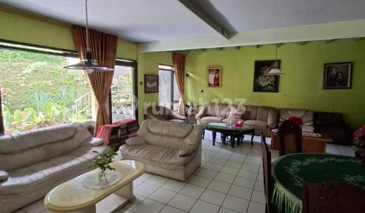 Strategic House on Main Road, Dago Atas, Ir. H. Juanda