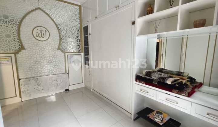 Fully Furnished Luxury House at Summarecon Bandung Emily 2