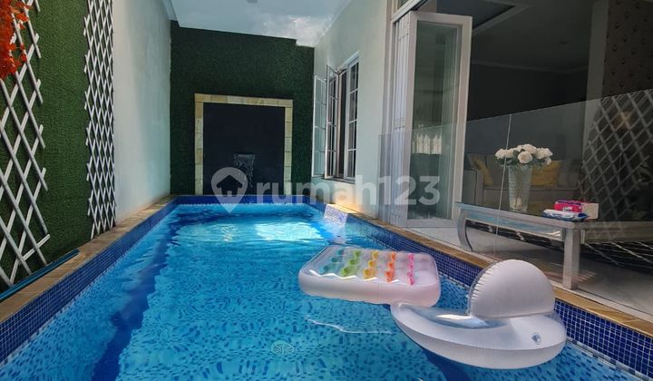 Rumah Sultan ada Kolam Renang di Sayap Margacinta 1