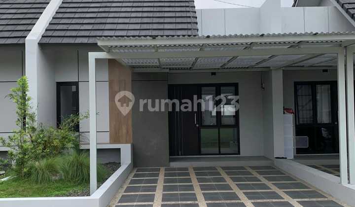 Rumah Baru Minimalis Dalam Komplek di Ciwastra