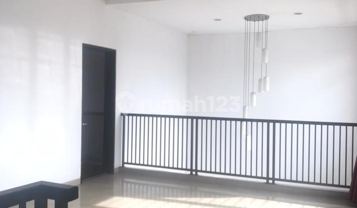 Rumah 4 Kamar dalam Cluster di Komplek Mekar Wangi 2