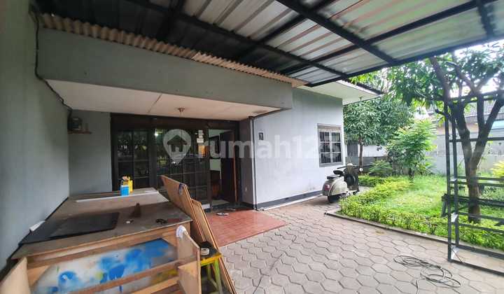 Strategic Corner House in Dian Permai Complex 2