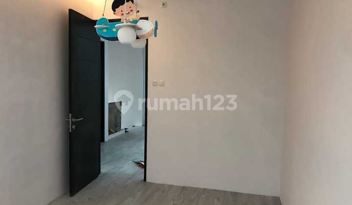 Rumah Modern Semi Furnished di Cipaku Indah 2