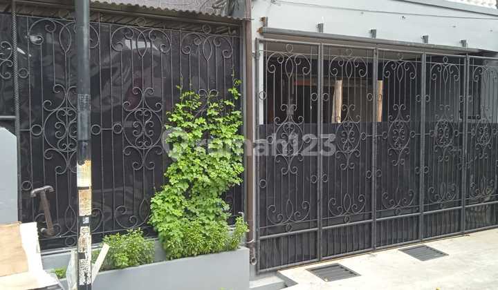 Murah Rumah Strategis di Komplek Gempol Asri 2