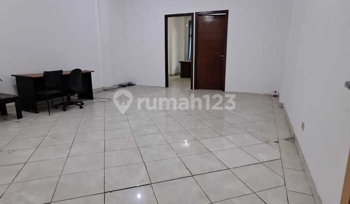 Ruko Besar Karapitan Mainroad Cocok untuk Kantor