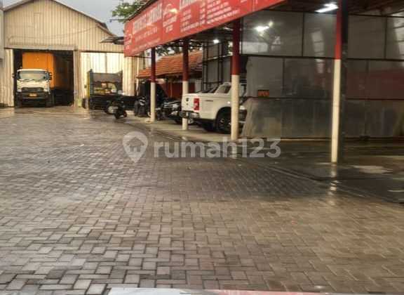 STRATEGIC BUSINESS LOCATION NEAR JALAK HARUPAT